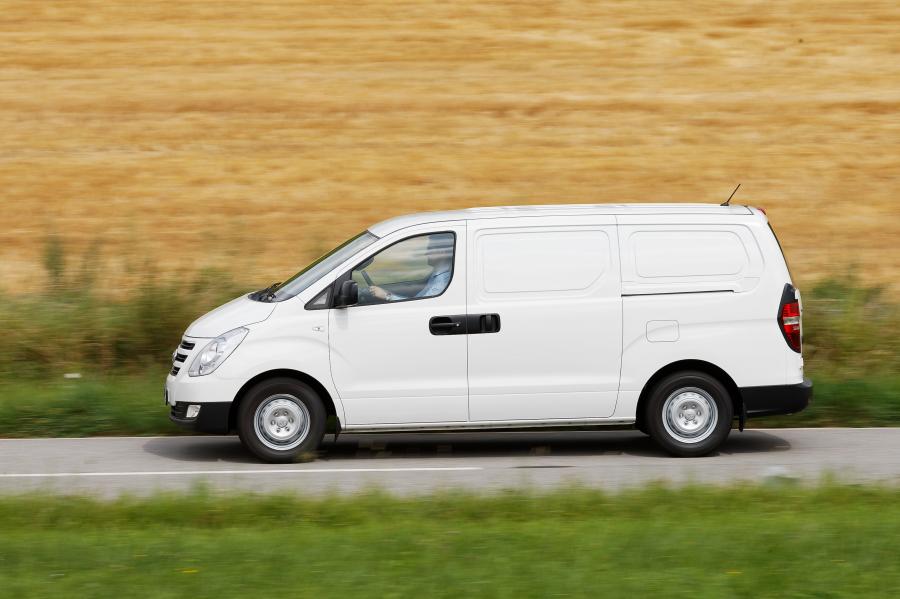  Hyundai H-1 Van (TQ) 2016 года  (фото 15 из 26)